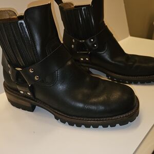 GBX Black Leather Ankle Boots